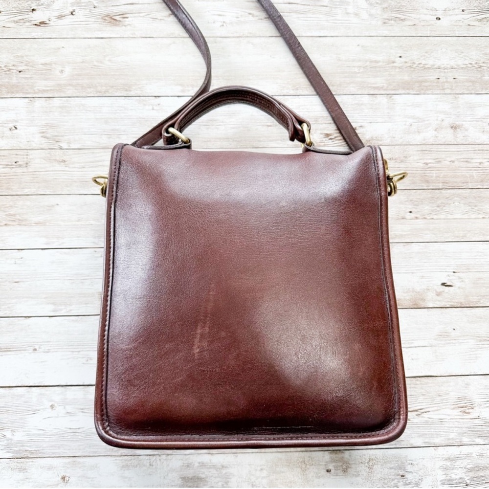 Coach Vintage Station Bag 5130 Mahogany Brown
Crossbody USA 1996 - Picture 6 of 8